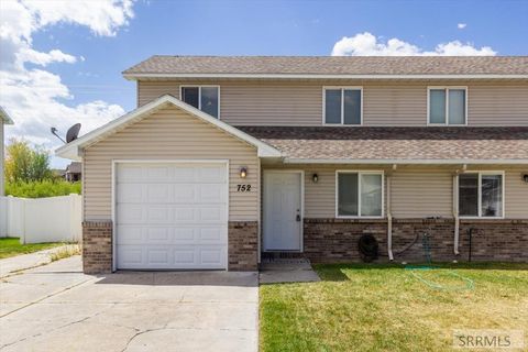 Photo of 752 Meppen Drive, IDAHO FALLS, ID 83401 (MLS # 2186228)
