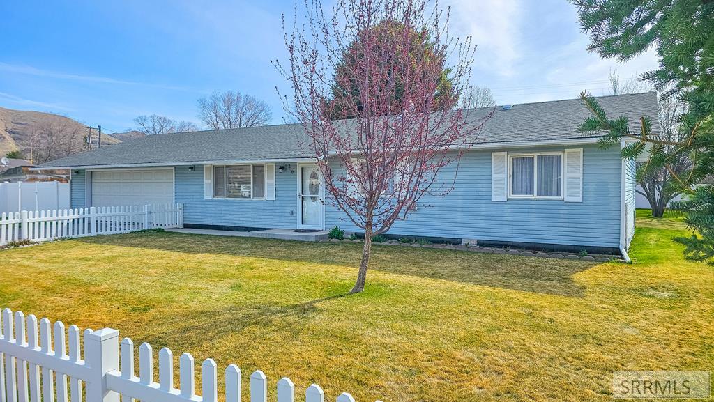 627 S Thelma Avenue, ARCO, Idaho image 1