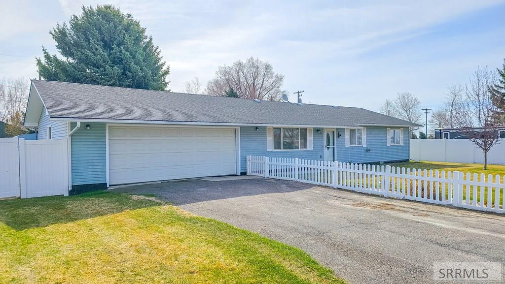 627 S Thelma Avenue, ARCO, Idaho image 2
