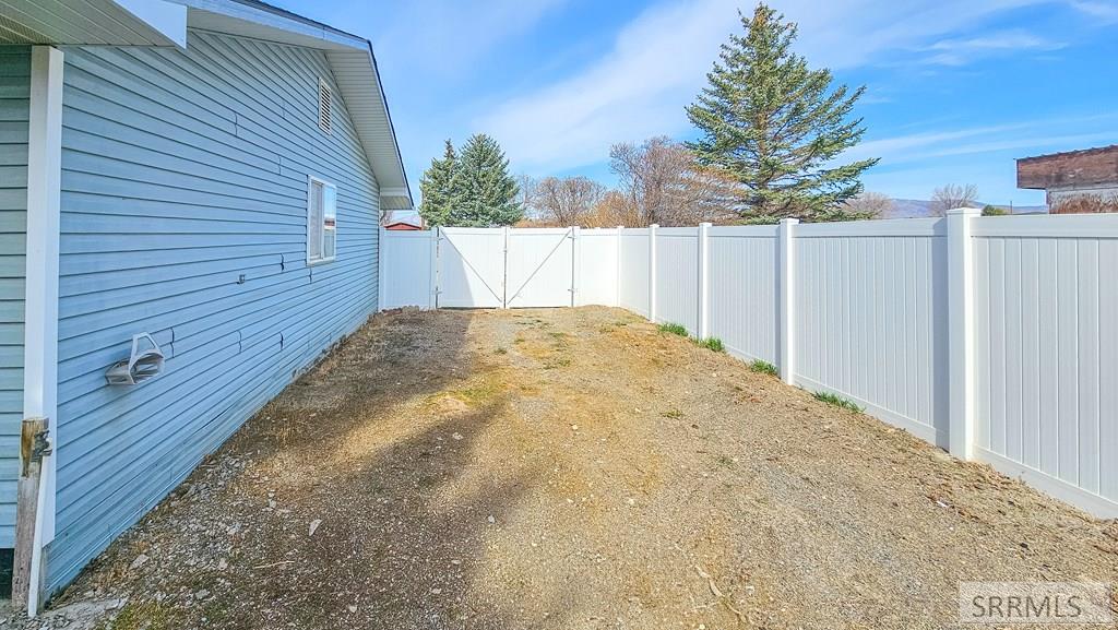 627 S Thelma Avenue, ARCO, Idaho image 12
