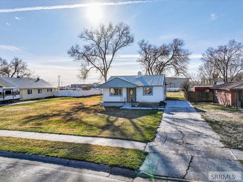 Photo of 570 S Park Avenue, SHELLEY, ID 83274 (MLS # 2185261)