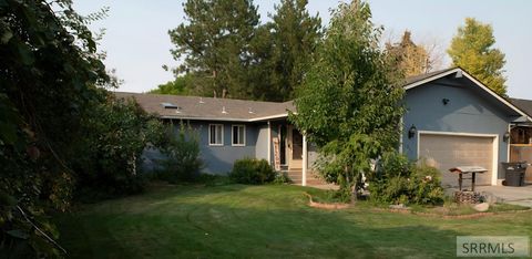 Photo of 1955 Niagara, IDAHO FALLS, ID 83404 (MLS # 2179490)