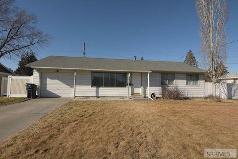 Photo of 1452 Austin Avenue, IDAHO FALLS, ID 83404 (MLS # 2181847)