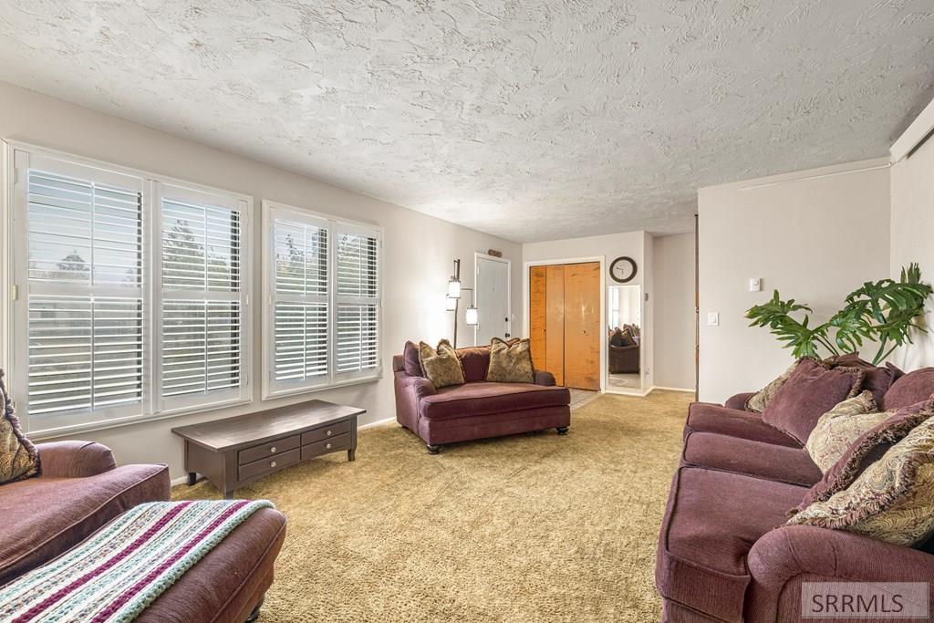 203 Hummingbird Place