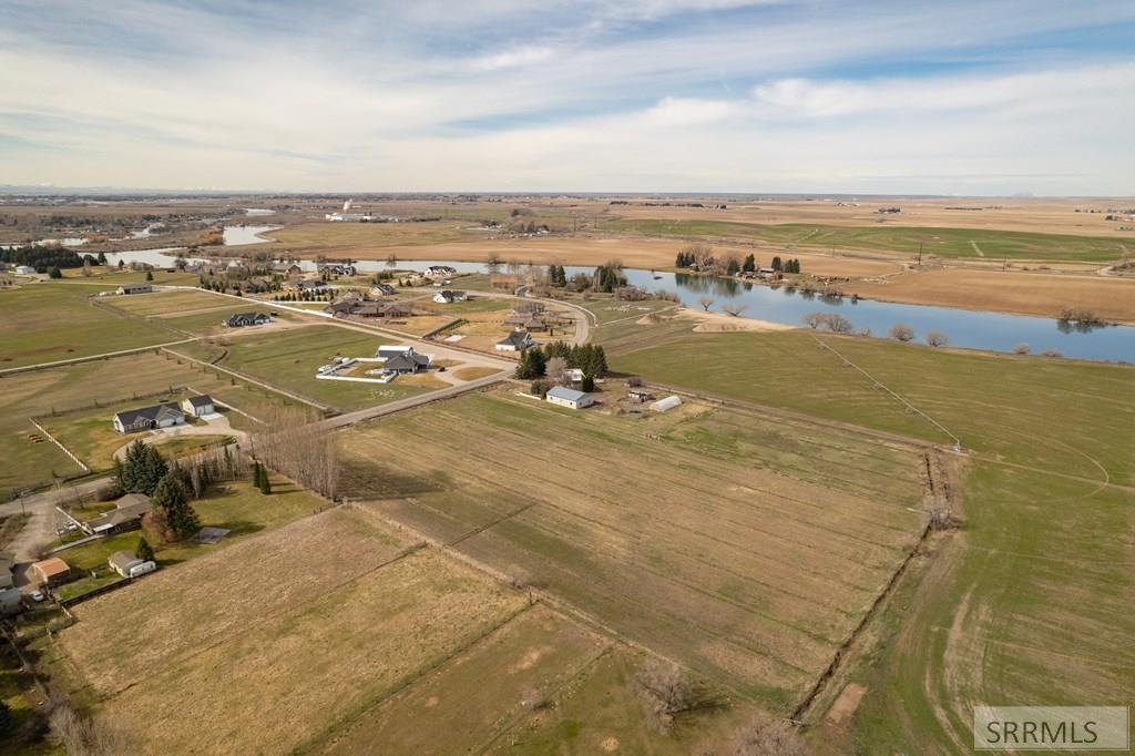 8073 N Riverfront Drive, IDAHO FALLS, Idaho image 5