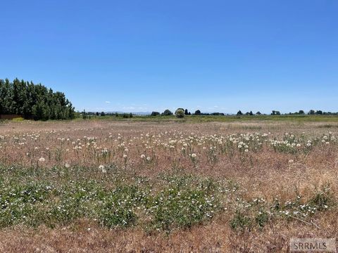 Photo of 422 W 260 N, BLACKFOOT, ID 83221 (MLS # 2186189)