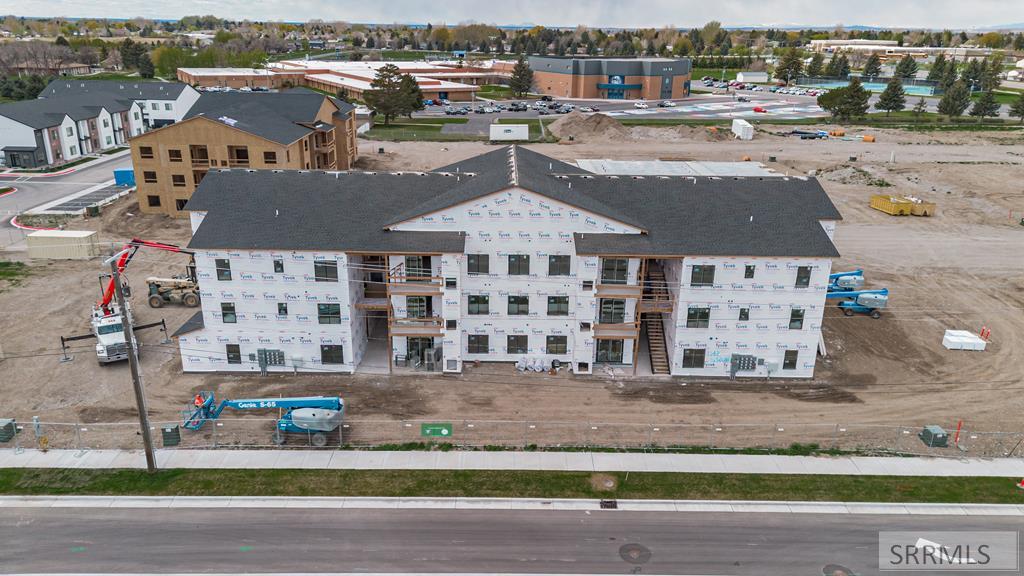 1142 Skyline Drive 207