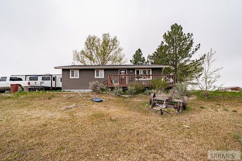 Homes For Sale - 352 E 300 N<br/> BLACKFOOT, ID 83221