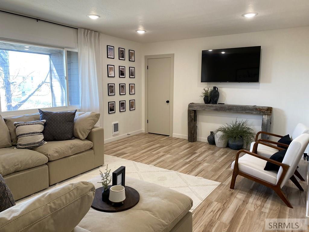 220 N Fanning Avenue #18, IDAHO FALLS, Idaho image 2
