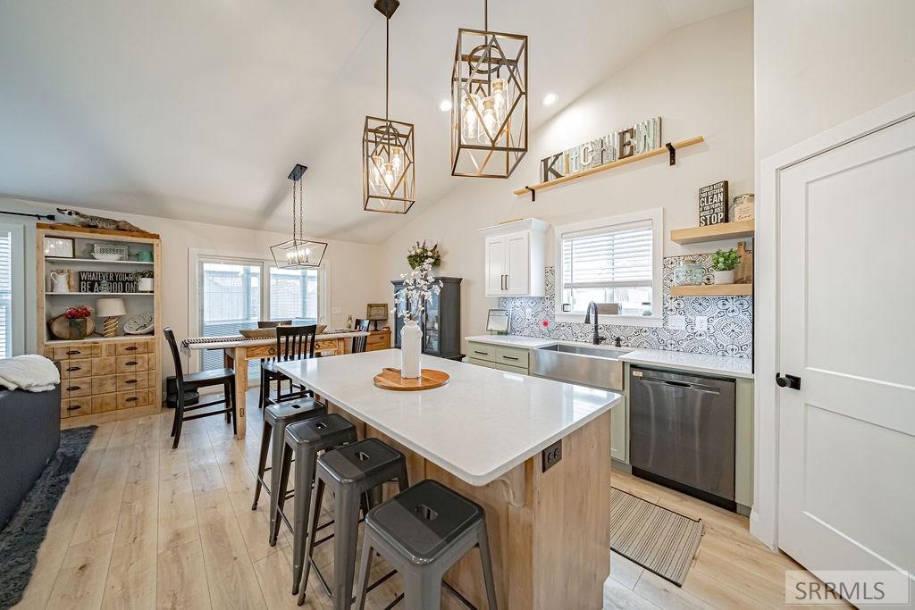 582 E Sterling Drive, IDAHO FALLS, Idaho image 10