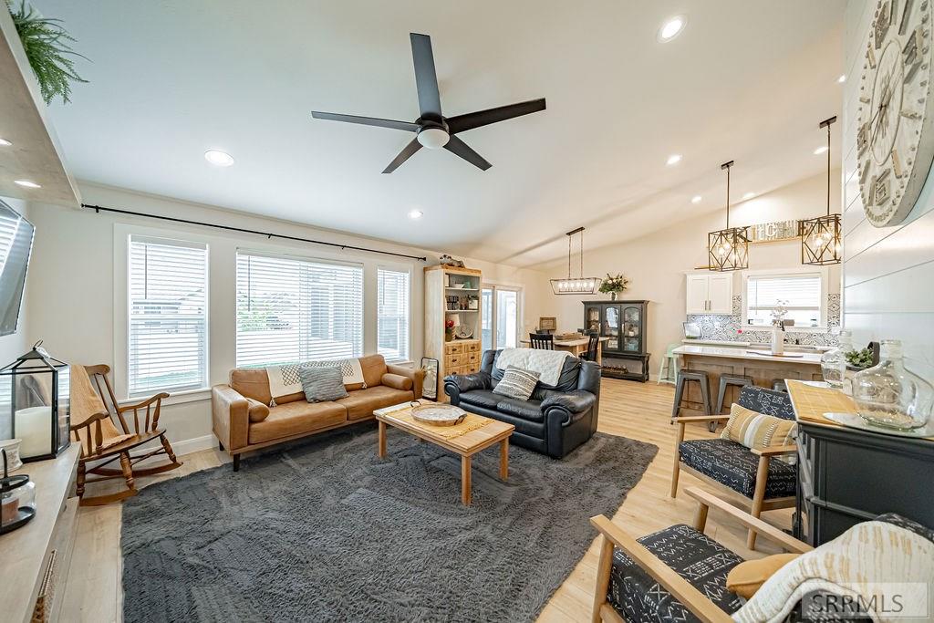 582 E Sterling Drive, IDAHO FALLS, Idaho image 5