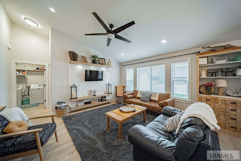 582 E Sterling Drive, IDAHO FALLS, Idaho image 6