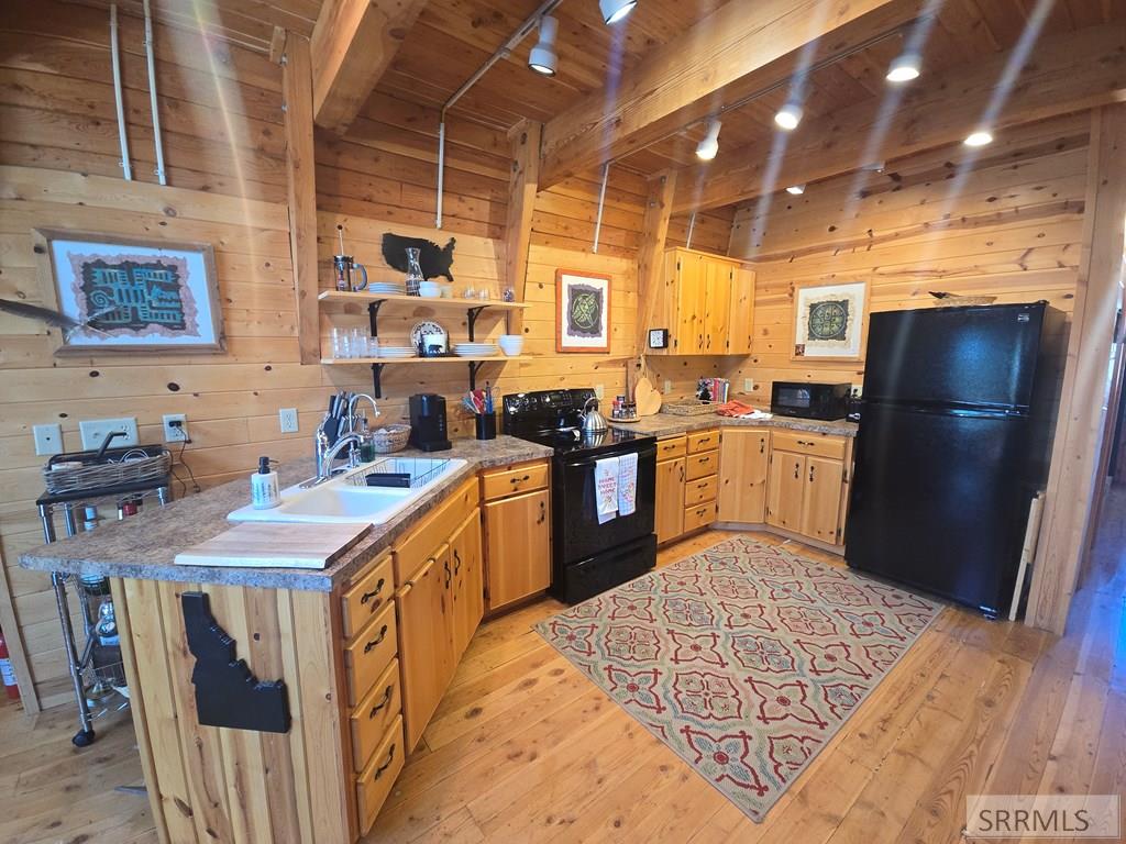3318 Last Chance Drive, ISLAND PARK, Idaho image 10
