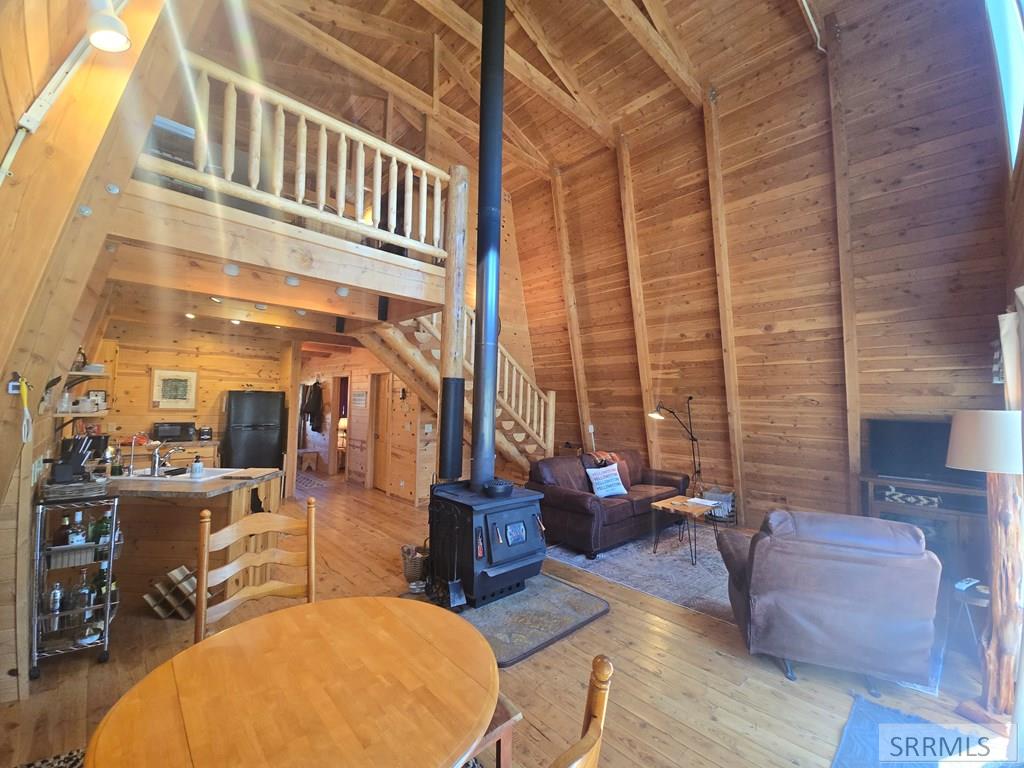 3318 Last Chance Drive, ISLAND PARK, Idaho image 5