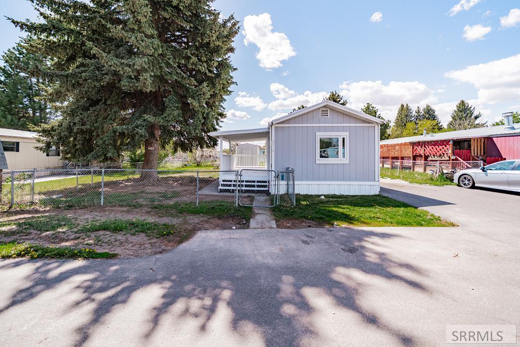 3518 E Elswood Drive, IDAHO FALLS, Idaho image 2