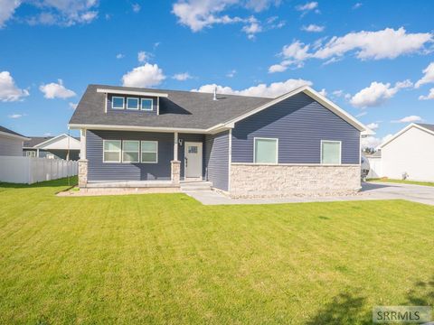 Photo of 760 Regency Lane, IDAHO FALLS, ID 83402 (MLS # 2179748) Photo of 760 Regency Lane, IDAHO FALLS, ID 83402 (MLS # 2179748)