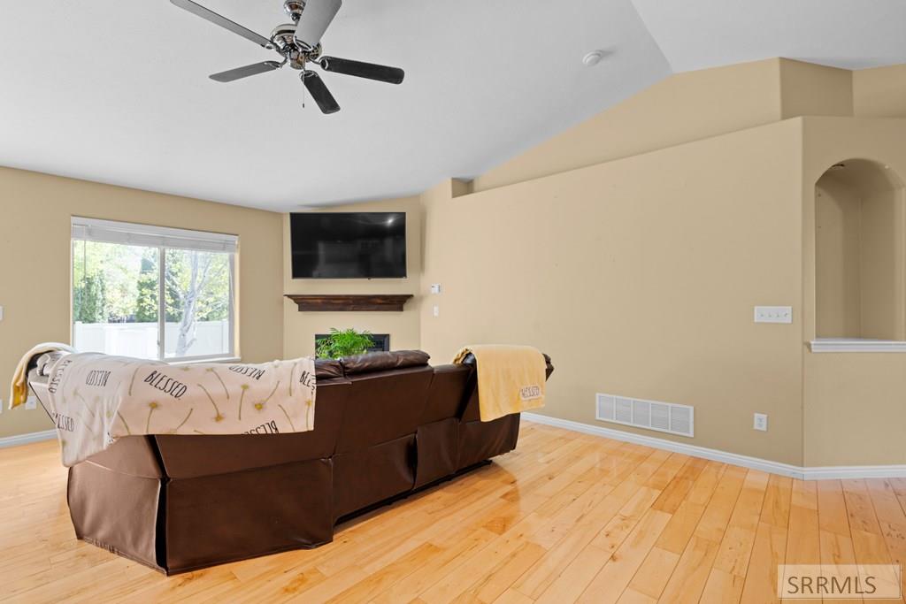 5009 Vintage Lane