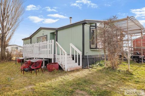 Photo of 1720 S Falcon Circle, POCATELLO, ID 83201 (MLS # 2181068)