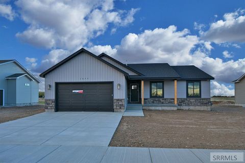 Photo of 1079 Montezuma St, IDAHO FALLS, ID 83402 (MLS # 2185493)