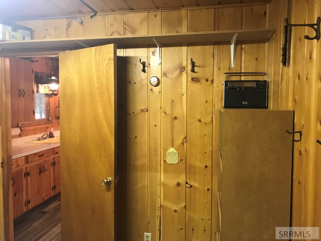 4205 Holden Loop Road, ISLAND PARK, Idaho image 17