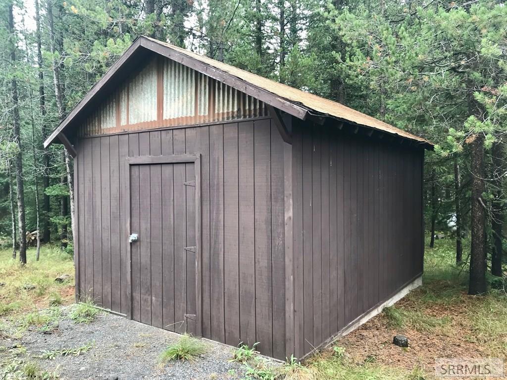 4205 Holden Loop Road, ISLAND PARK, Idaho image 29
