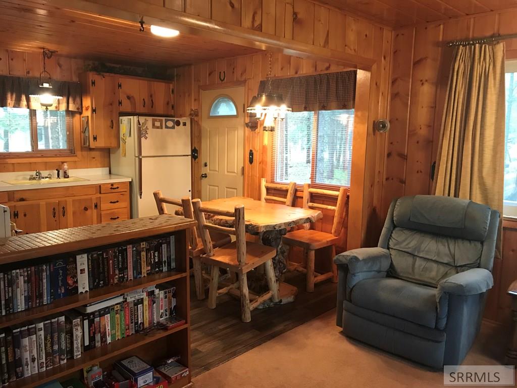 4205 Holden Loop Road, ISLAND PARK, Idaho image 3