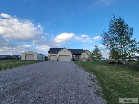 Photo of 152 N 3700 E, RIGBY, ID 83442 (MLS # 2186219)