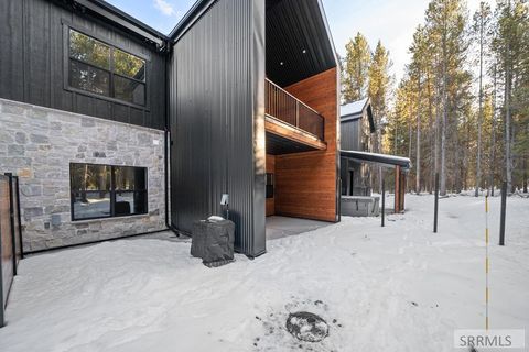 Photo of 4347 Yeti Ln, ISLAND PARK, ID 83429 (MLS # 2180371)