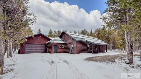 Photo of 4062 Southgate St, ISLAND PARK, ID 83429 (MLS # 2185961)