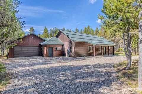 Photo of 4062 Southgate St, ISLAND PARK, ID 83429 (MLS # 2185961)