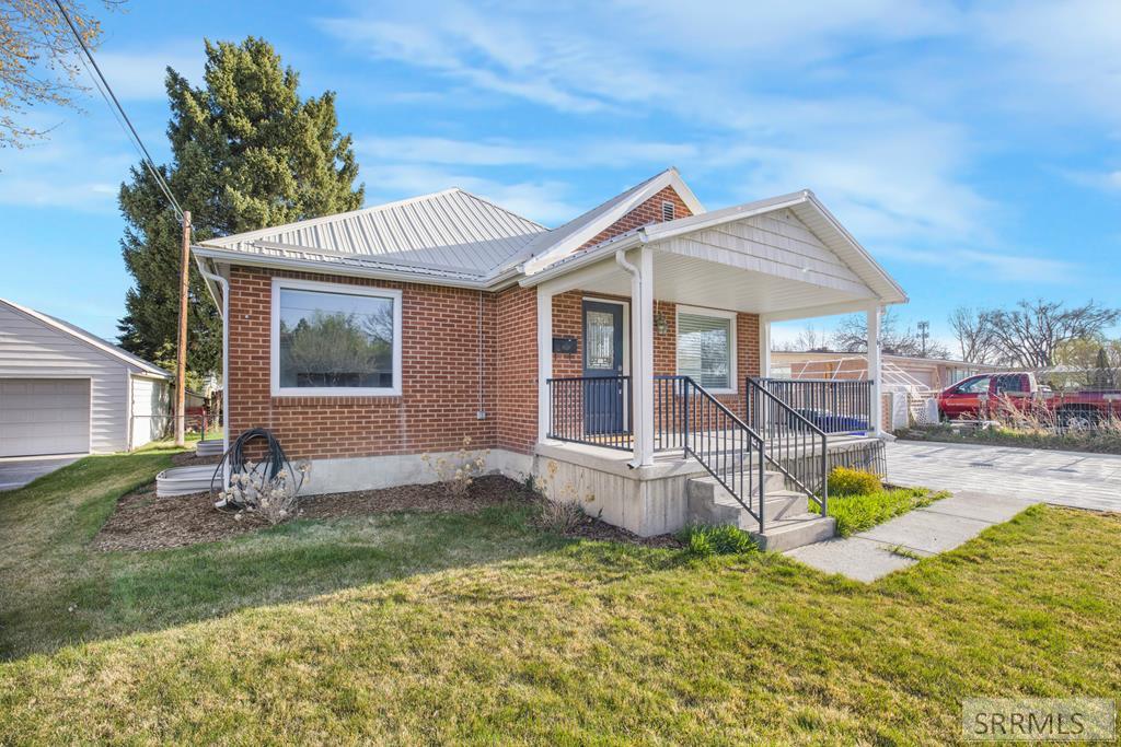 65 E 2nd N, REXBURG, Idaho image 1