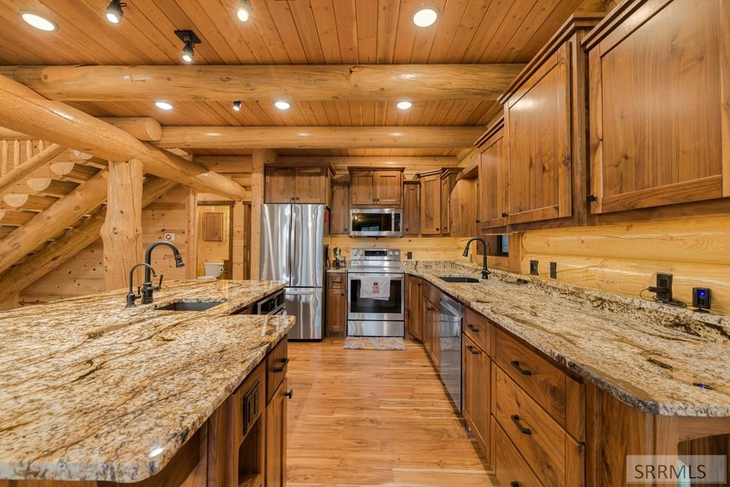 4000 Buck Run, ISLAND PARK, Idaho image 22