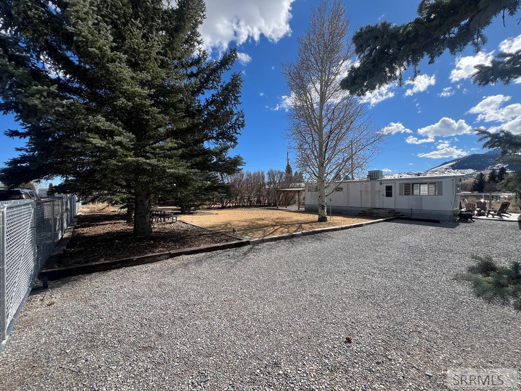 707 Forest Drive, MACKAY, Idaho image 13