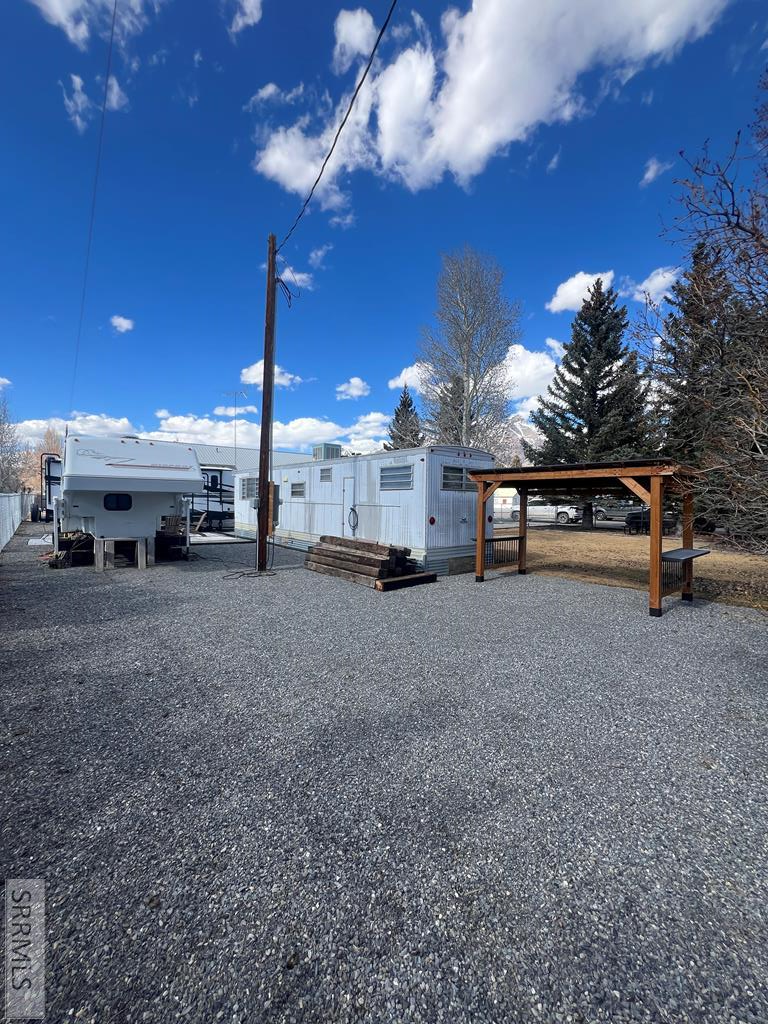 707 Forest Drive, MACKAY, Idaho image 8