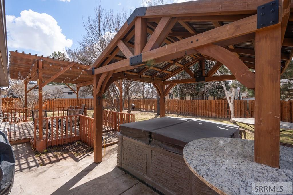 340 Hartert Drive, IDAHO FALLS, Idaho image 2