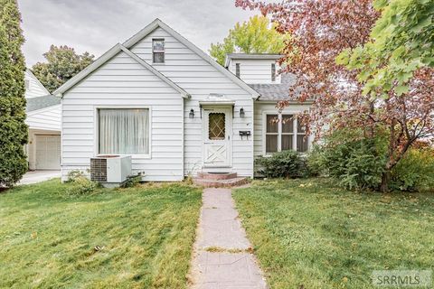 Photo of 295 8th Street, IDAHO FALLS, ID 83401 (MLS # 2180065) Photo of 295 8th Street, IDAHO FALLS, ID 83401 (MLS # 2180065)