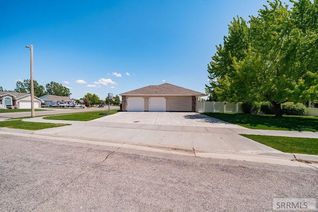 3886 Taylorview Lane