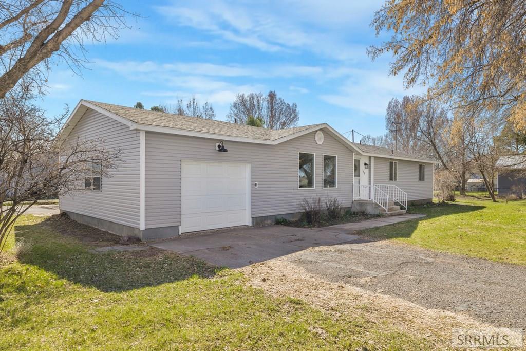 105 S Front Street, SUGAR CITY, Idaho image 24