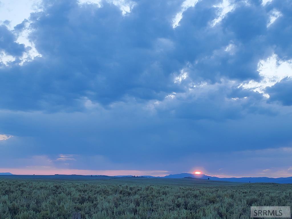 3380 Eagles View Road, ISLAND PARK, Idaho image 8