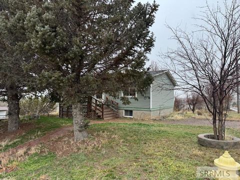 Photo of 977 E Shoshone Street, ROCKLAND, ID 83271 (MLS # 2181528)