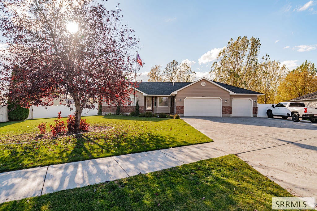 3320 Woodside Drive