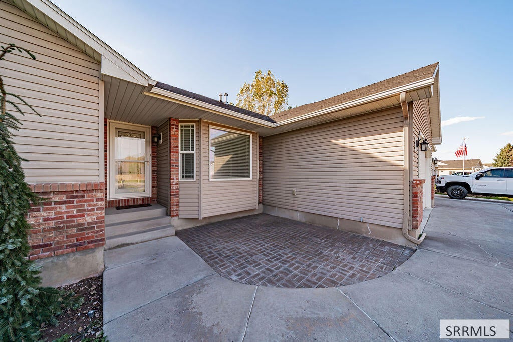 3320 Woodside Drive