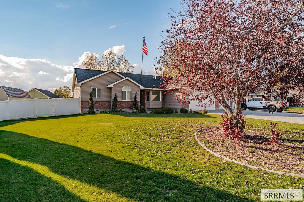 3320 Woodside Drive