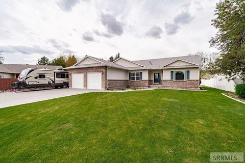 Photo of 1337 Oma Jeane Drive, IDAHO FALLS, ID 83402 (MLS # 2186486)