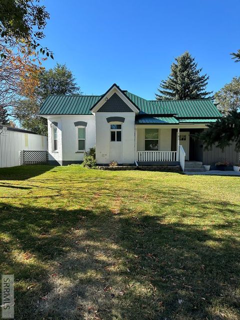 Photo of 182 S 1st W, RIGBY, ID 83442 (MLS # 2177962)