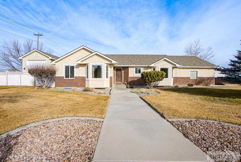 Photo of 1529 Sunny Pine Way, IDAHO FALLS, ID 83404 (MLS # 2180507)
