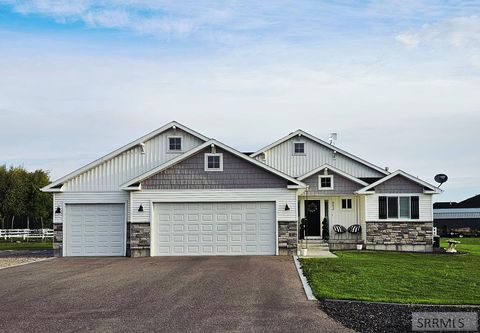 Photo of 852 E 1425 N, SHELLEY, ID 83274 (MLS # 2179448)