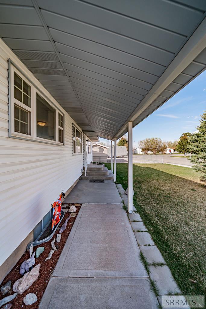 805 Farnsworth Drive