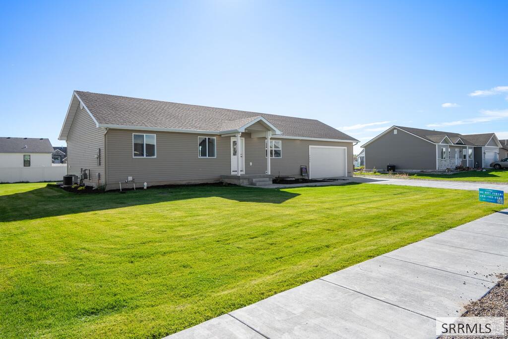 3886 Walnut Way