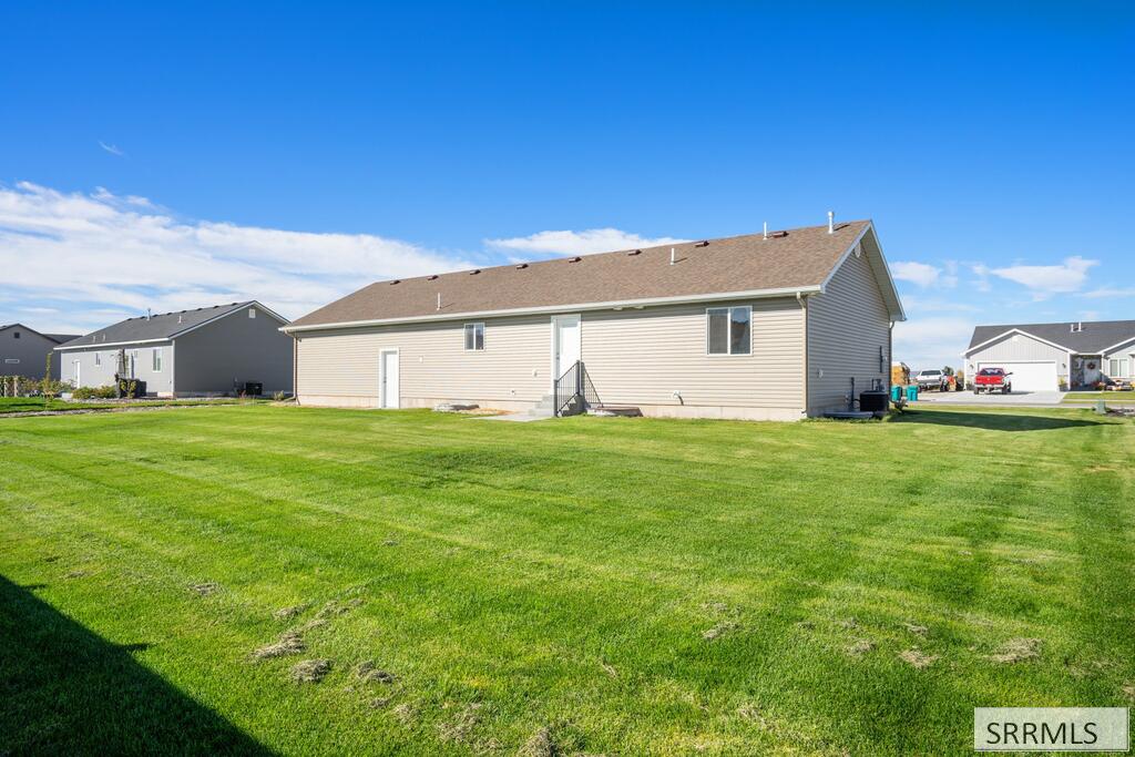 3886 Walnut Way